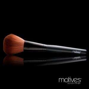  Motives Powder Brush Beauty