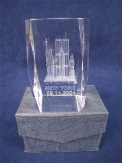 Twin Towers New York Skyline 9/11 Crystal Paperweight  