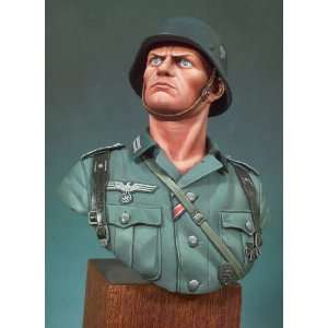  German Infantryman Bust (Unpainted Kit) Toys & Games