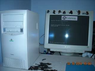 Vintage Windows 98 DOS computer with Pentium III 866 mhz and Permedia 