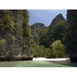  Loh Sama Bay, Phi Phi Lay Island, Thailand, Southeast Asia 