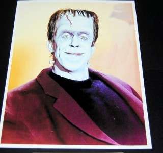 CLEAN FRED GWYNNE SIGNED CARD AND GREAT HERMAN MUNSTER PRINT  