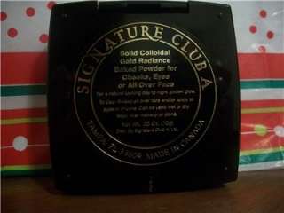 Signature Club A SOLID COLLOIDAL GOLD RADIANCE POWDER  
