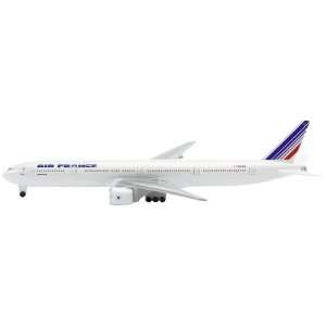    Schabak 1600 Scale Boeing 777 300 Air France Toys & Games