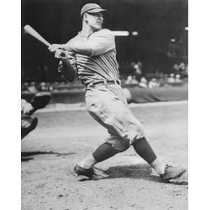  Lou Gehrig Swinging