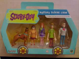 Scooby Doo Action Figures   Mystery Solving Crew/Gang   VAN SHAPED BOX 