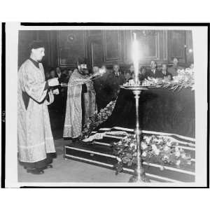 George Ivanovich Gurdjieff funeral,priests swinging 