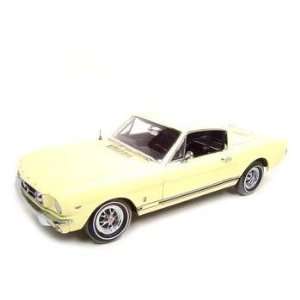  1965 Ford Mustang Gt 2+2 Fastback 118 Ertl Authentics 