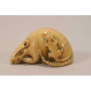  Netsuke Rat With Mouse Patio, Lawn & Garden