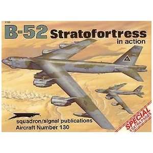   /Signal Publications B52 Stratofortress in Action Toys & Games