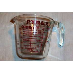 Pyrex 2 cup (1 pt.) Measuring Cup with Red Lettering 