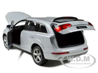 AUDI Q7 WHITE 118 DIECAST MODEL CAR BY WELLY 18032 781714803216 