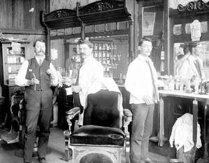 VINTAGE BARBER SHOP 1900 PHOTO BARBER POLE RAZOR SHAVE HAIR CUT BARBER 