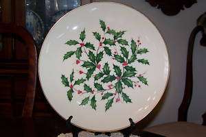 Lenox   Holiday Chop Plate/Charger   Holly Pattern  