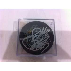   Crosby & Alex Ovechkin HAND SIGNED PENGUINS/CAPS Winter Classic Puck
