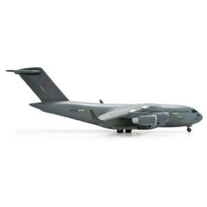  Herpa 500 Scale HE520782 Raf C 17A 1 500 Toys & Games