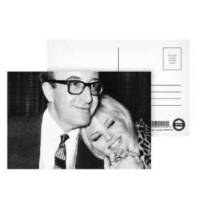 Peter Sellers and Britt Ekland   Postcard (Pack of 8)   6x4 inch 