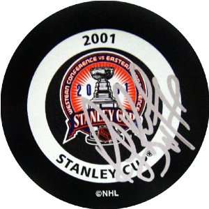 Signed Ray Bourque Hockey Puck   2001 Stanley Cup  Sports 