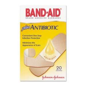  BAND AID Antibiotic Bandage (5570)