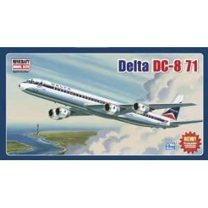   DC8 71 Delta Commercial Airliner (Plastic Models) Toys & Games
