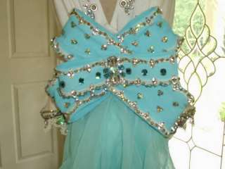 PLEASE NOTE This auction is for the bow pattern only. Dresses are for 