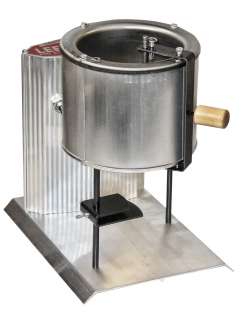 large diameter high capacity pot holds approximately 20 pounds of lead 
