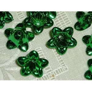    Metallic Green 13mm Plastic Flower Beads Arts, Crafts & Sewing