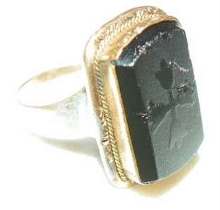 VICTORIAN MENS 10K YELLOW GOLD RELIGIOUS RING ACID ETCH ONYX CROSS 