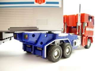 Takara Tomy Transformers Masterpiece MP 04 Optimus Prime Convoy 