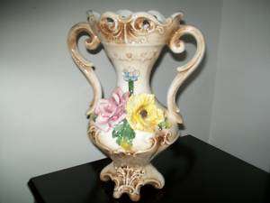 Capodimonte Style Ornate Italian Porcelain Vase/Urn with Flowers   12 