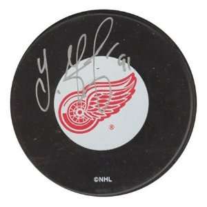   Fedorov Detroit Red Wings Autographed Hockey Puck