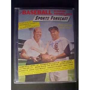 Early Wynn Chicago White Sox Autographed 1960 Baseball Sports Forecast 